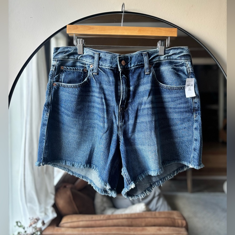 GAP | NWT mid rise ultra soft cut off shorts | size 12 - Picture 3 of 5